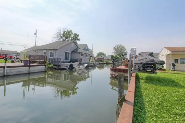 37924 Maplehill, Harrison Twp, MI 48045