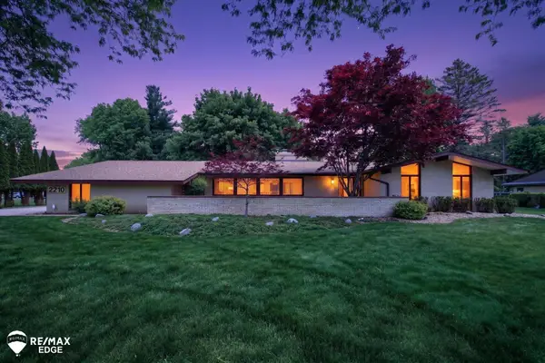2210 N Sycamore, Burton, MI 48509