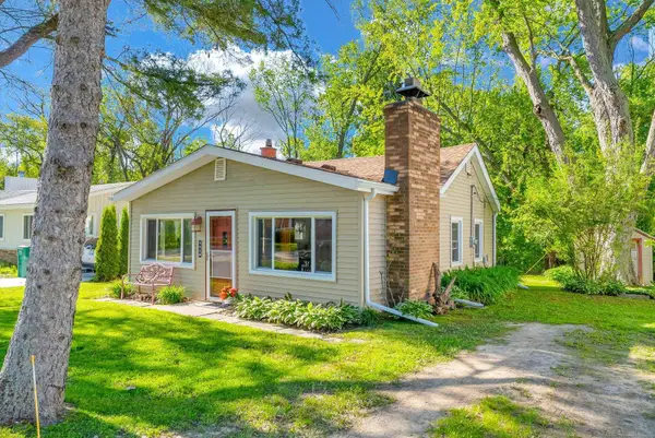 7526 Elmwood, Lexington, MI 48450