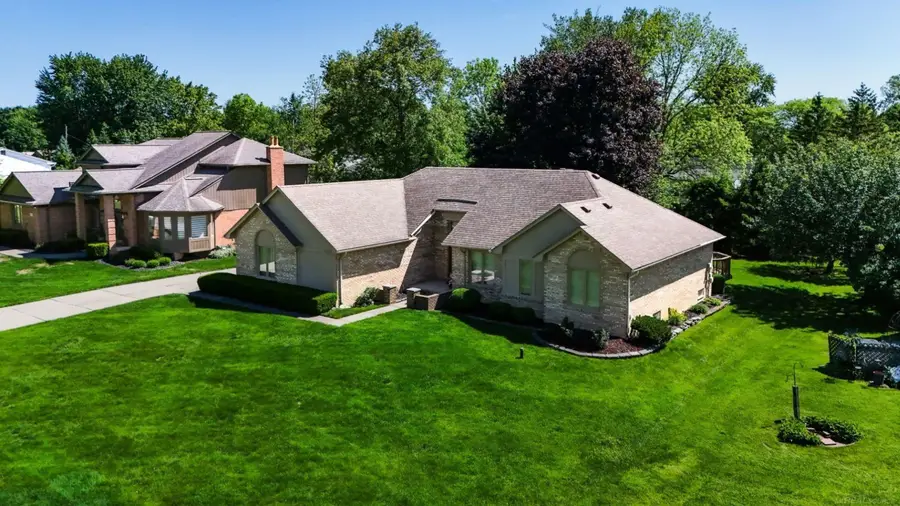 53240 Hillside, Utica, MI 48316 - #3