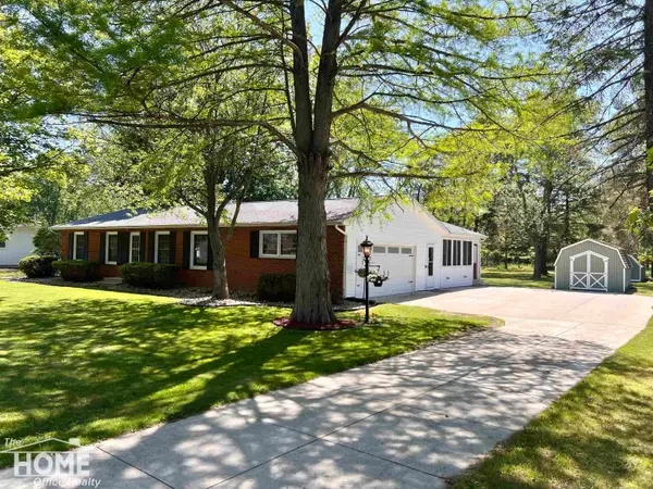 1029 Center, Owosso, MI 48867
