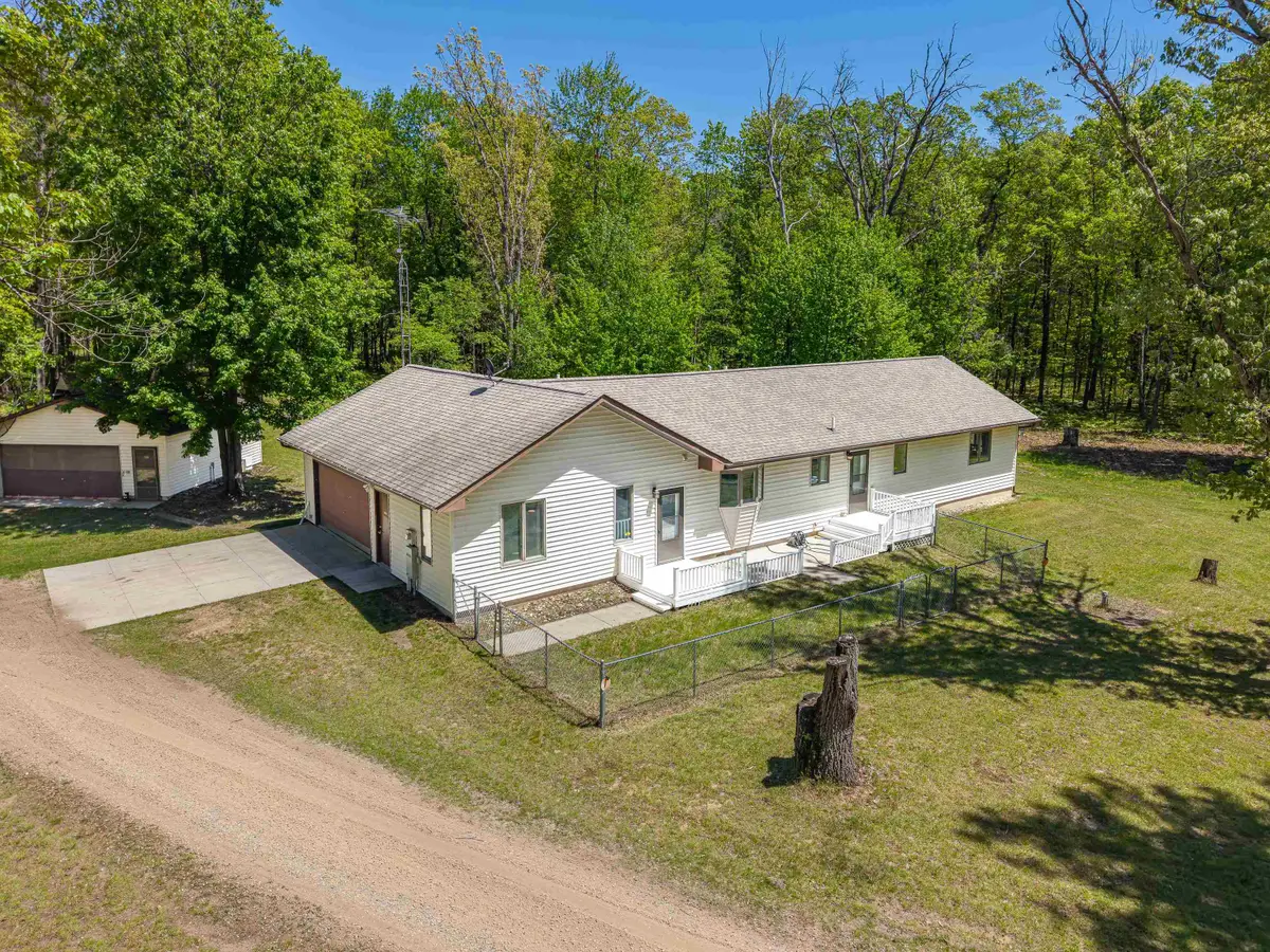 240 Hilts, Gladwin, MI 48624 - #1