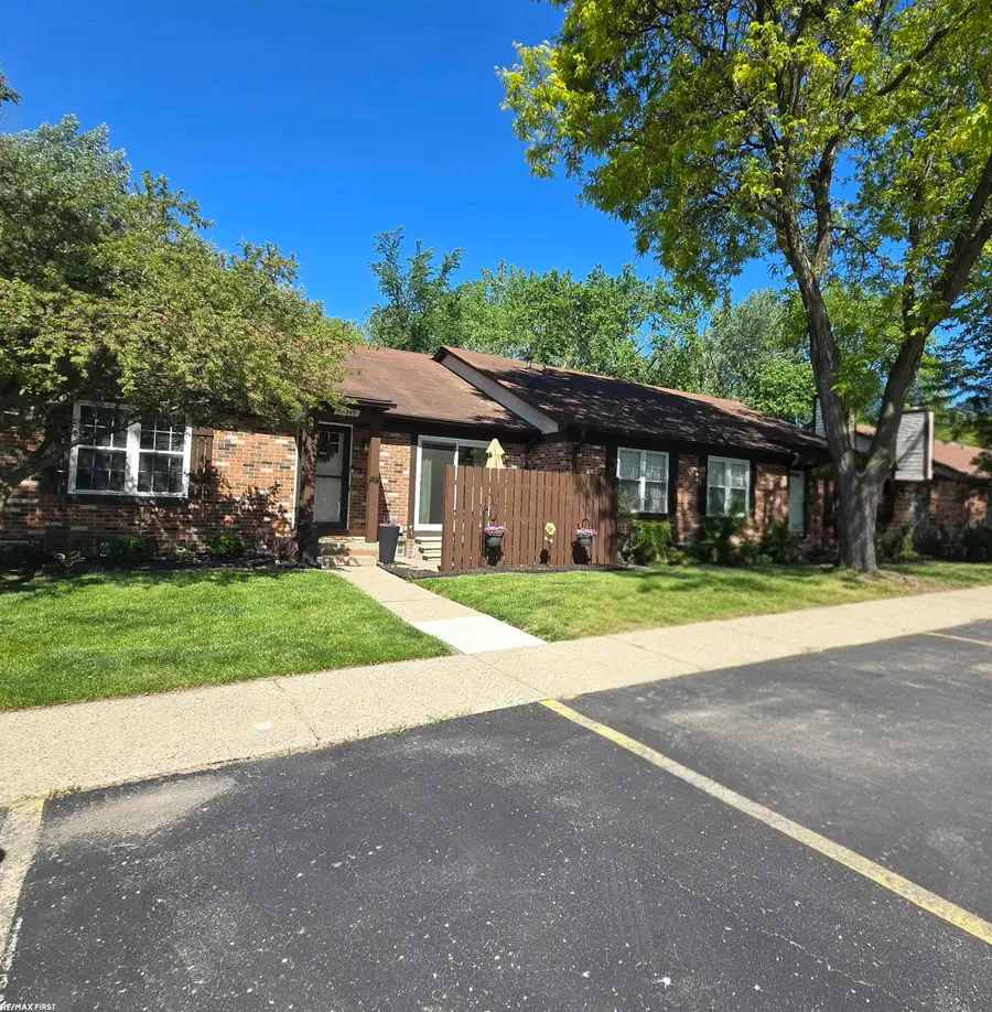 35340 Bristlecone, Clinton Township, MI 48035 - #2