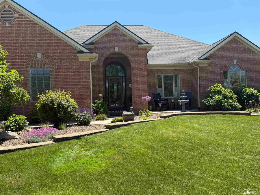 8424 Eagle Pointe, Newport, MI 48166 - #2