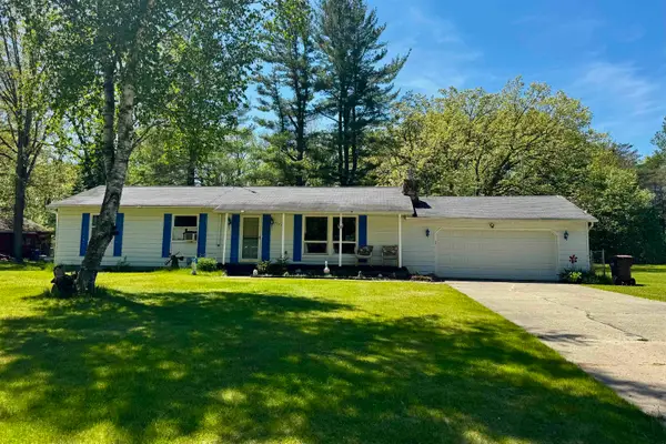 9793 N M18, Gladwin, MI 48624