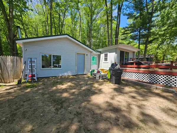 632 Pine, Harrison, MI 48625