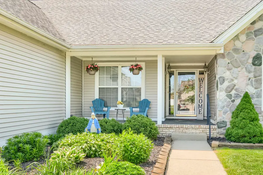 4211 Maplewood Meadows Avenue, Grand Blanc, MI 48439 - #2