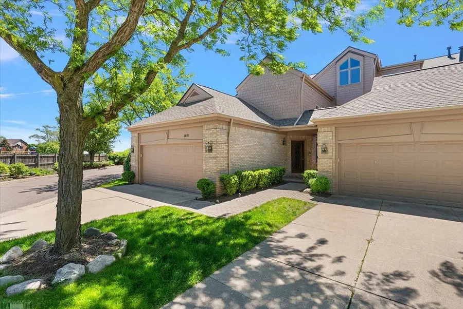 26151 Harbour Pointe, Harrison Township, MI 48045 - #2