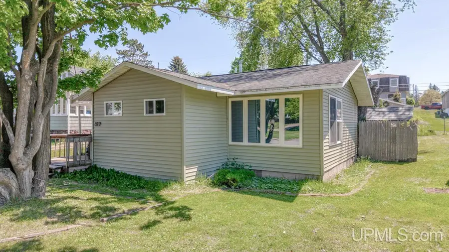819 E C, Iron Mountain, MI 49801 - #2