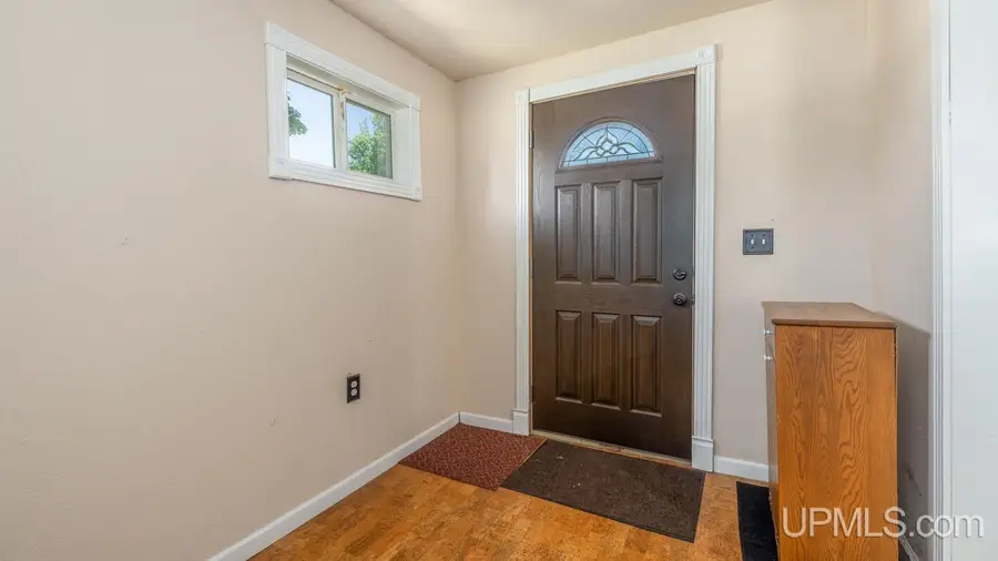 819 E C, Iron Mountain, MI 49801 - #3