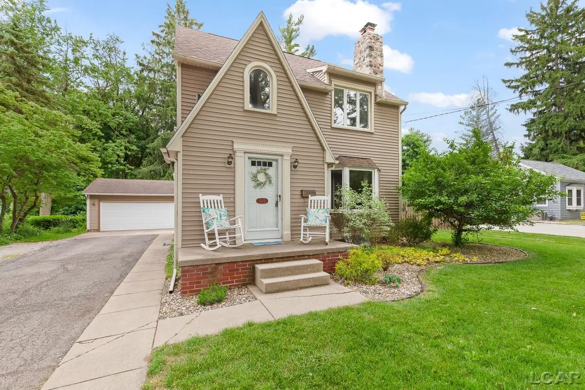 925 Lincoln, Adrian, MI 49221 - #1