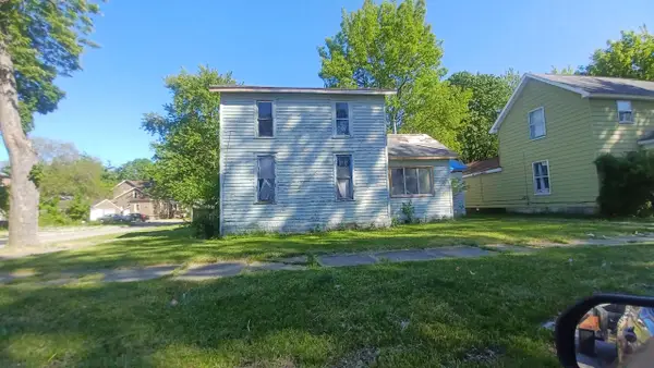 921 Monroe, Saginaw, MI 48602
