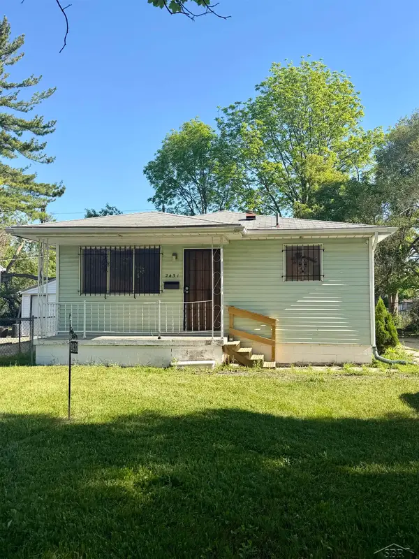 2431 Ledyard, Saginaw, MI 48601