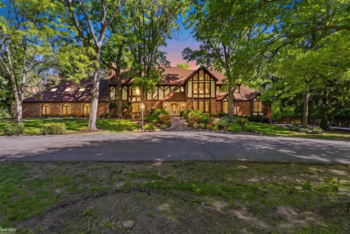 9220 Creekwood Lake, Grand Blanc, MI 48439 - #1