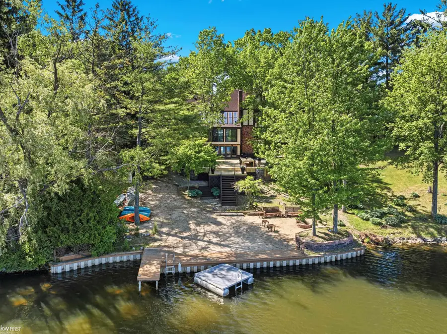 9220 Creekwood Lake, Grand Blanc, MI 48439 - #3