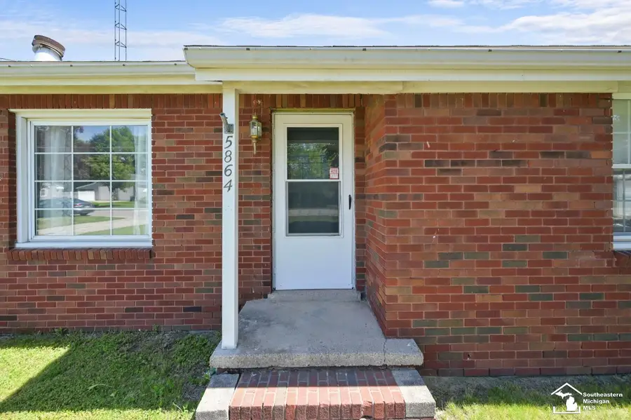 5864 Edgewood, Monroe, MI 48161 - #3