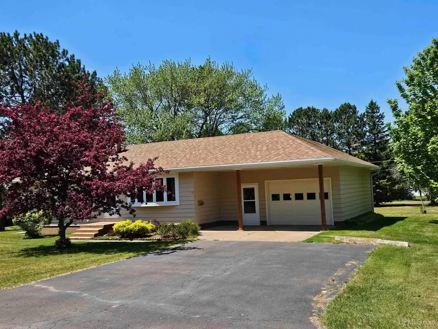 312 Walnut, Ontonagon, MI 49953 - #2