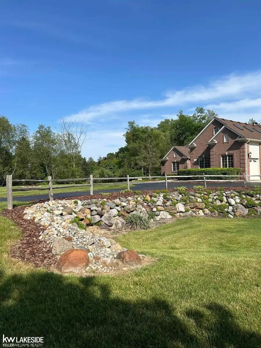 901 Jack Pine, Rochester, MI 48306 - #2