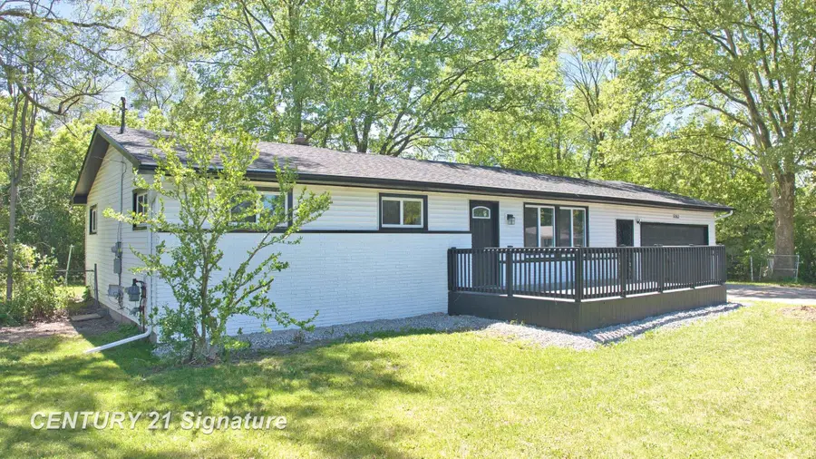 5062 Akron, Saginaw, MI 48601 - #2