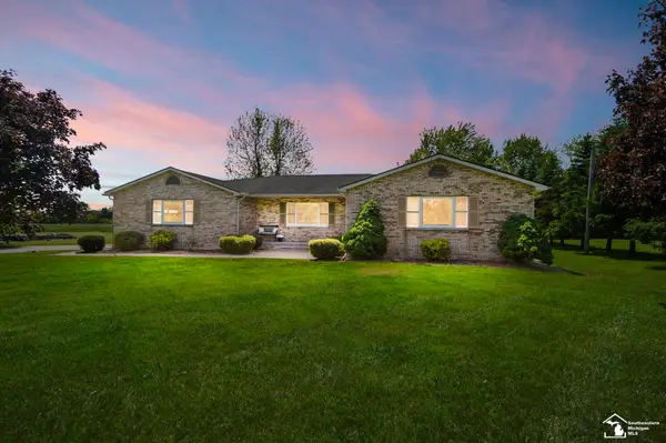 7792 S Huron River, South Rockwood, MI 48179