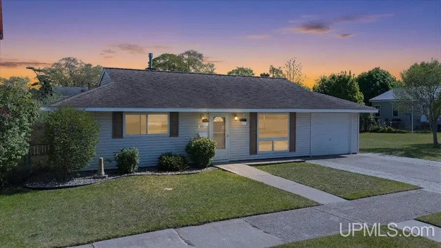 707 Michigan, Gladstone, MI 49837 - #3