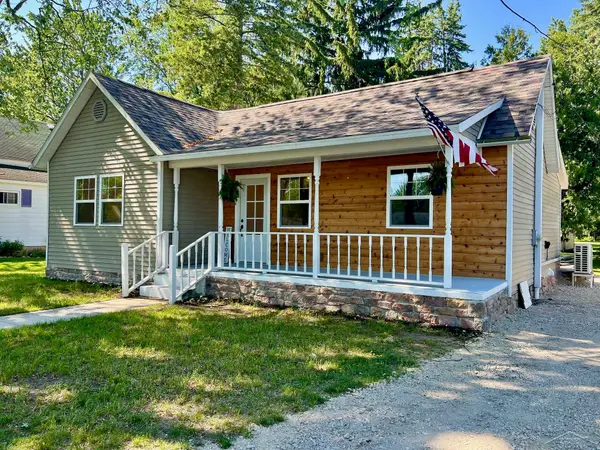 427 Cedar, Breckenridge, MI 48615