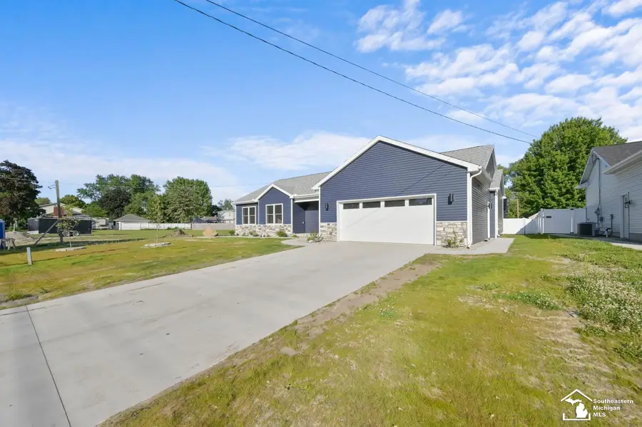 15458 Eastwood, Monroe, MI 48161 - #3