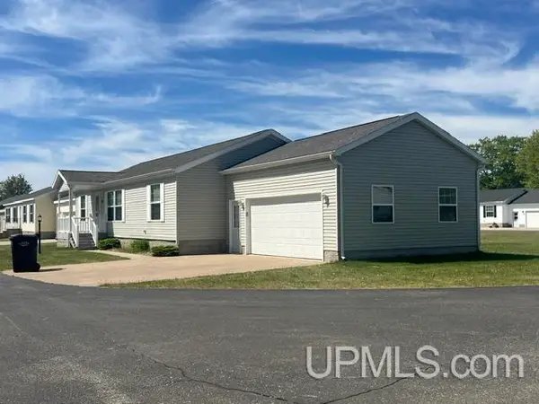 57 Kenneally, Gladstone, MI 49837