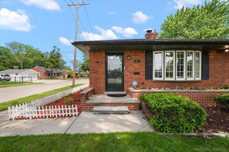 20221 E 11 Mile, Saint Clair Shores, MI 48081 - #3