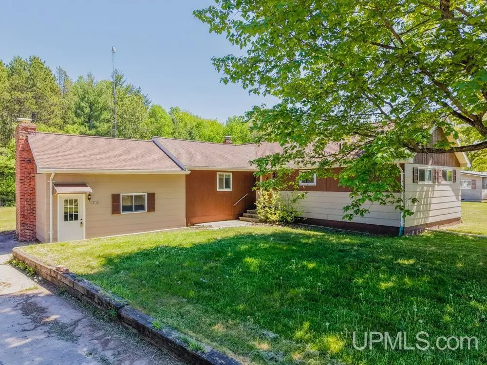 10076 State Hwy M35, Gladstone, MI 49837 - #1