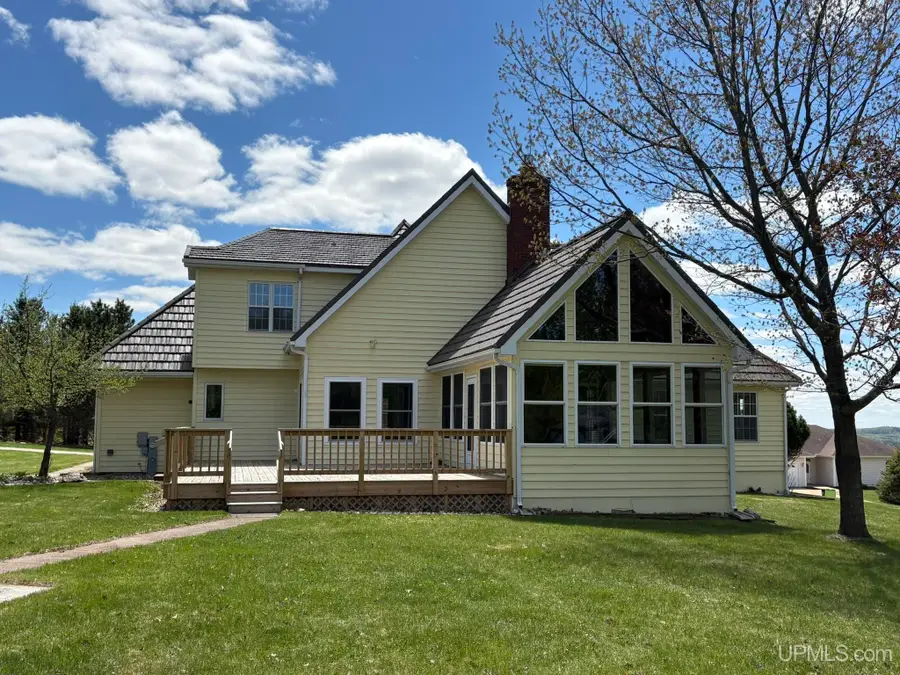 1128 E E, Iron Mountain, MI 49801 - #2