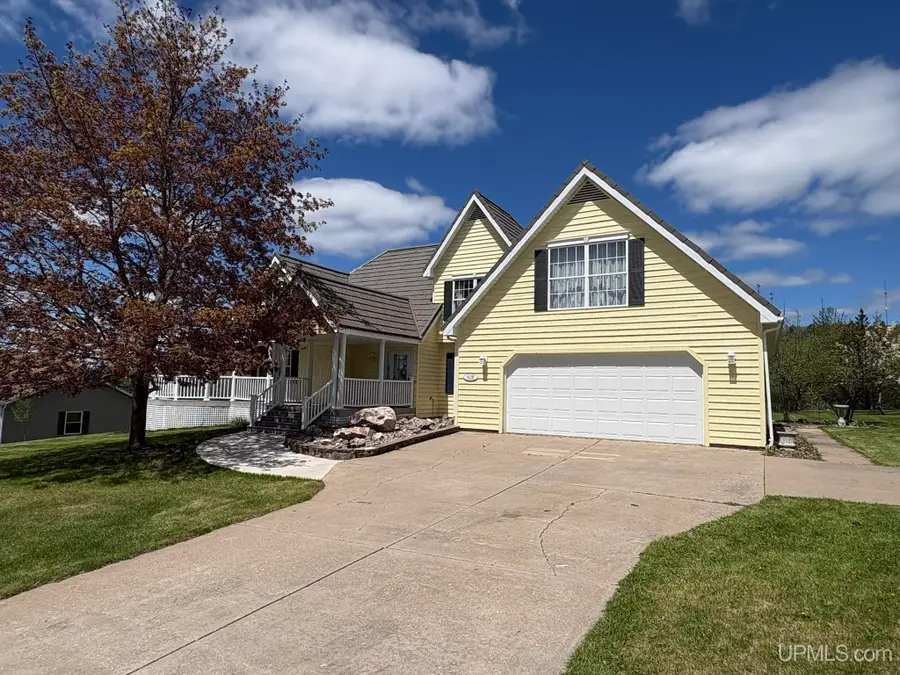 1128 E E, Iron Mountain, MI 49801 - #3