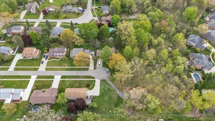 55767 Sandy Ln V, Utica, MI 48316 - #3