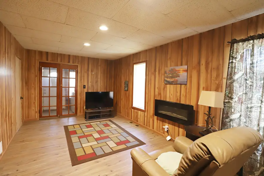 401 S Main, Chesaning, MI 48616 - #3