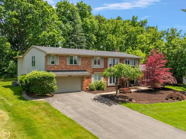4547 Valleyview, West Bloomfield, MI 48323