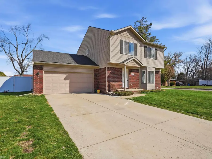 506 W Woodside, Madison Heights, MI 48071 - #2
