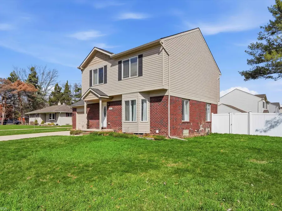 506 W Woodside, Madison Heights, MI 48071 - #3