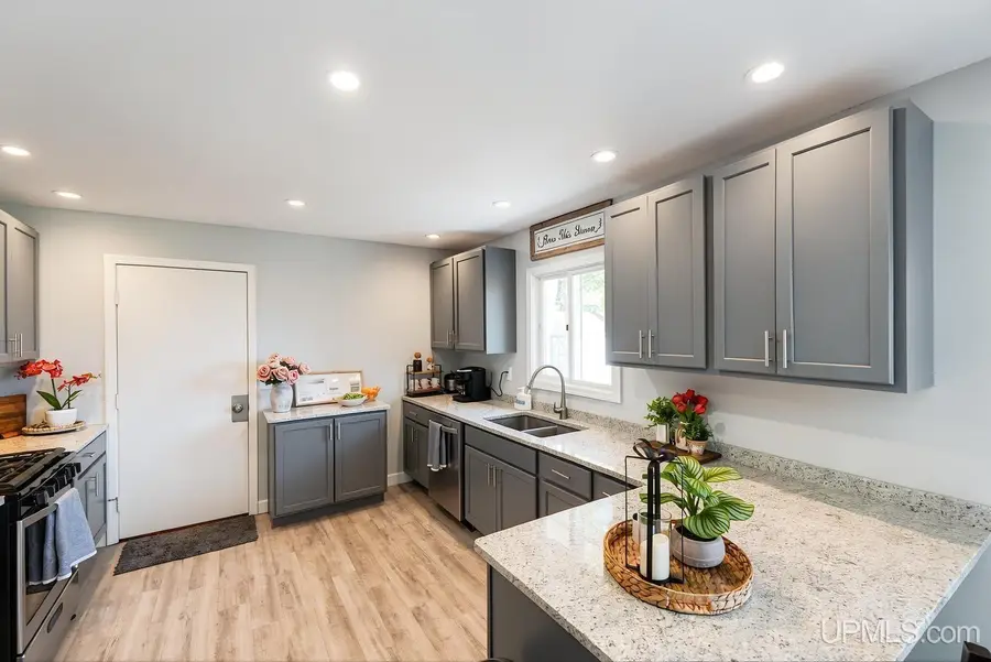 5737 S Oak Park 17.5, Wells, MI 49894 - #3