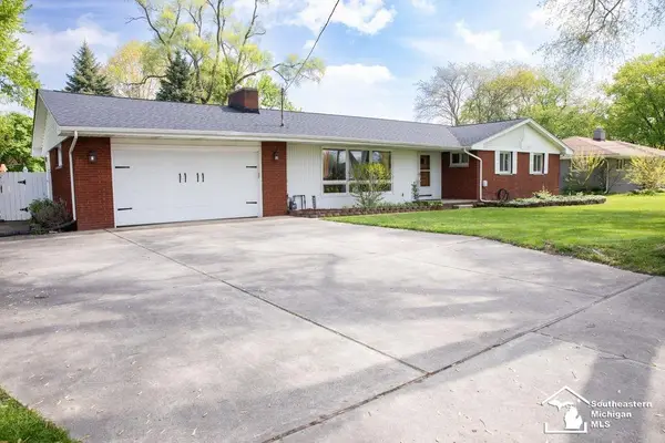 4666 E Dunbar Rd, Monroe, MI 48161