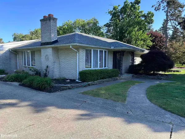 38666 Moravian, Clinton Township, MI 48036