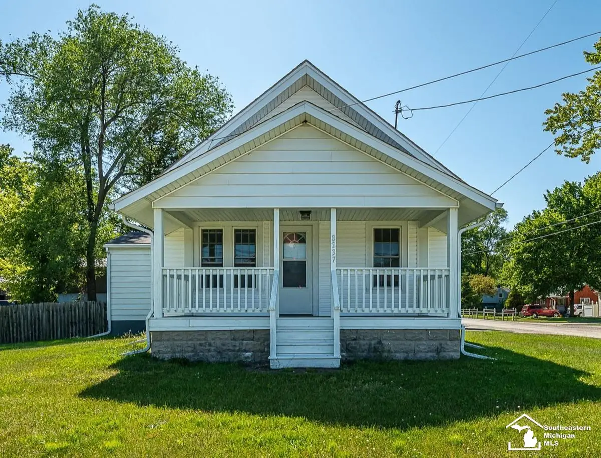 8237 Lewis, Temperance, MI 48182 - #1
