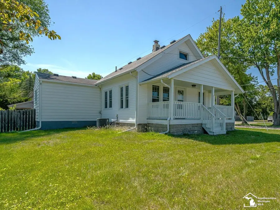 8237 Lewis, Temperance, MI 48182 - #2