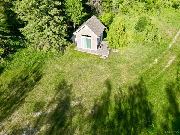 801 W Tichelaar Rd, Hardwood, MI 49834