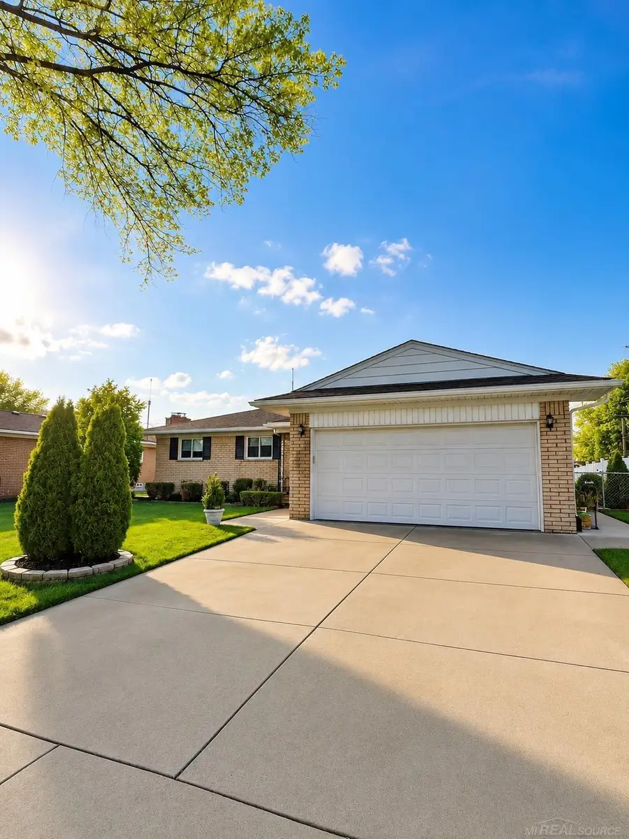 27344 Michele, Dearborn Heights, MI 48127 - #2