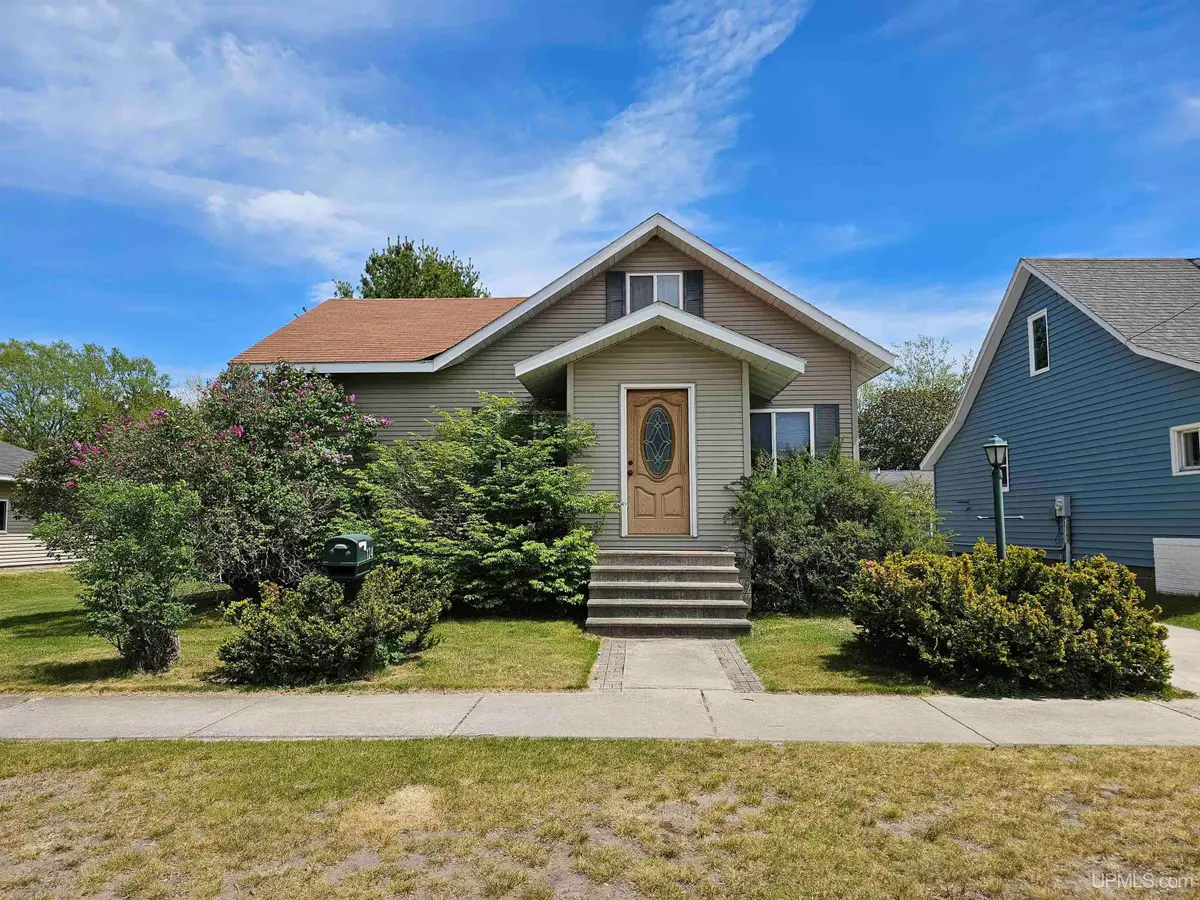 124 N First, Manistique, MI 49854 - #1