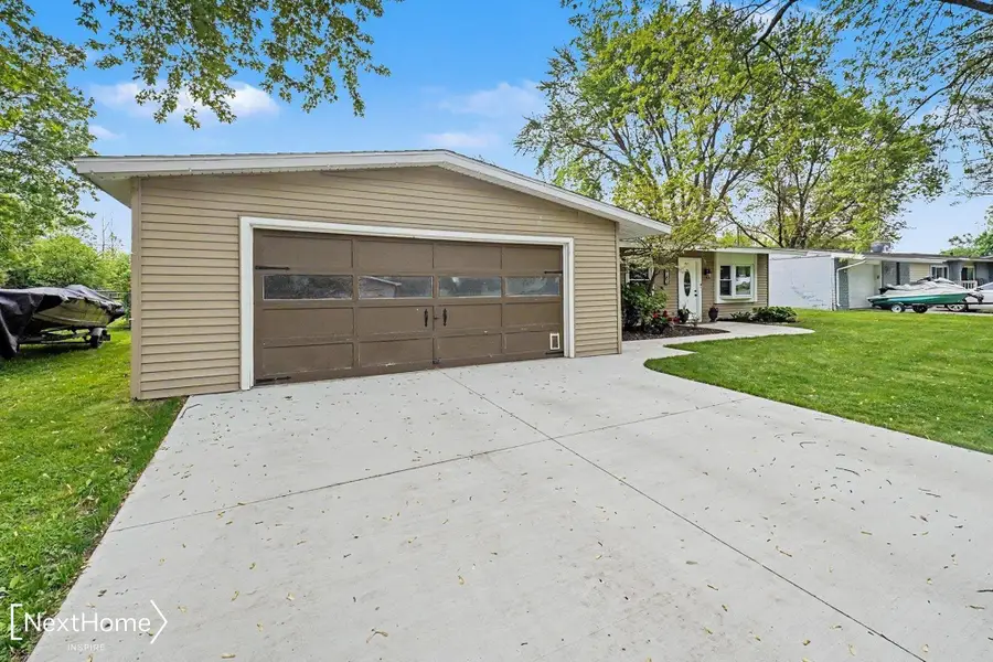 6183 Springdale, Grand Blanc, MI 48439 - #3