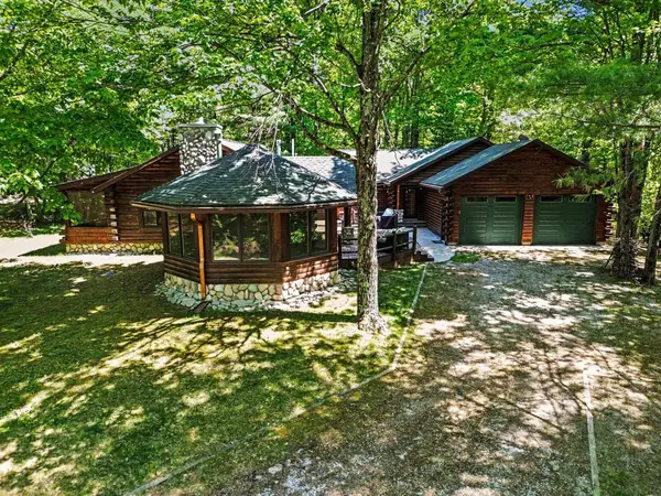 1026 Birch Ridge, Gladwin, MI 48624
