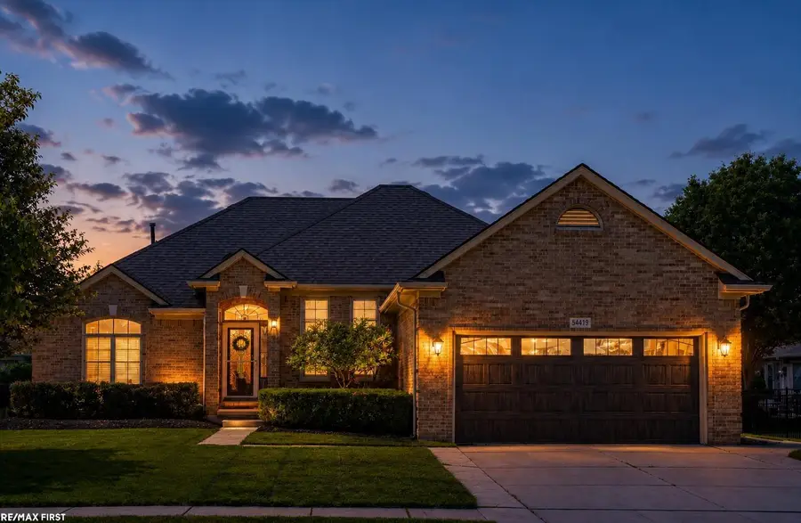 54419 Maple Leaf, New Baltimore, MI 48047 - #2