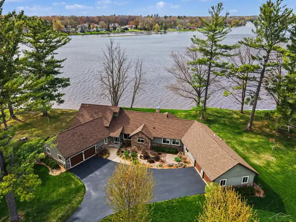 4589 N Island, Sanford, MI 48657
