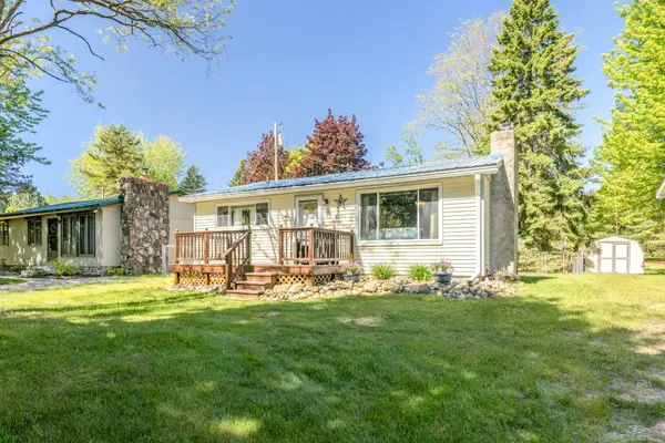 4300 N Grandview, Deckerville, MI 48427